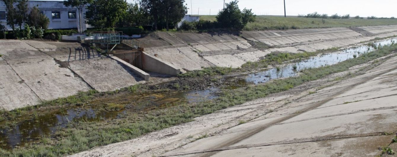 "Вода по цене Донбасса". Как аннексированный Крым оказался на пороге катастрофы и за что критикуют Арахамию