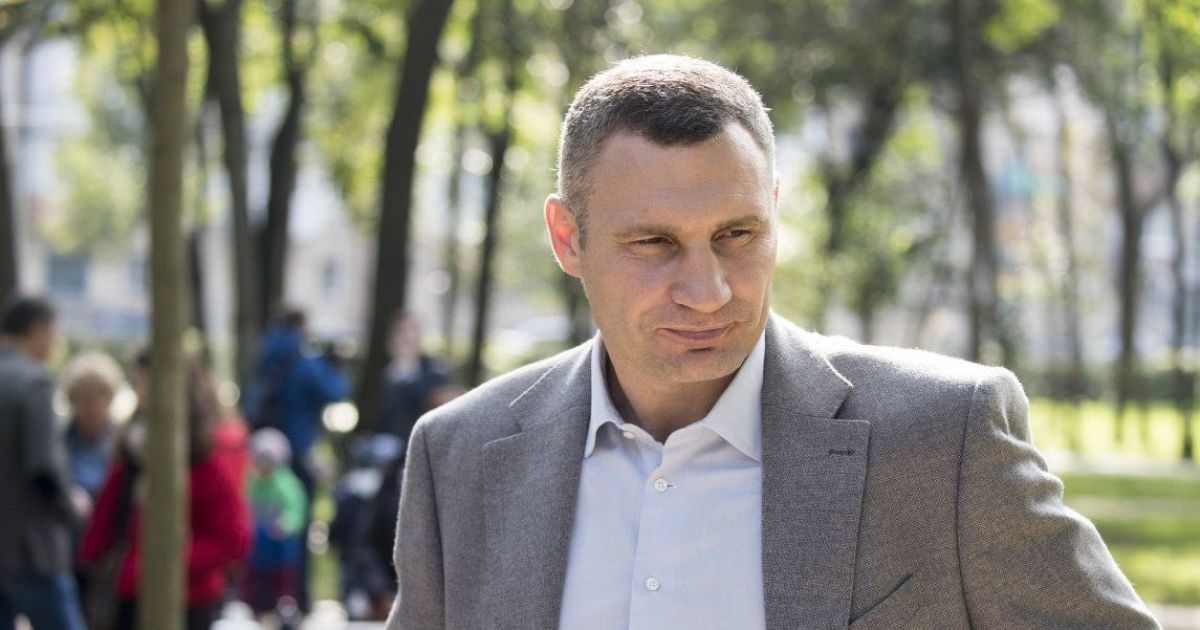 У Києві оновлюють двори, які не бачили ремонту по 40-50 років - мер Кличко