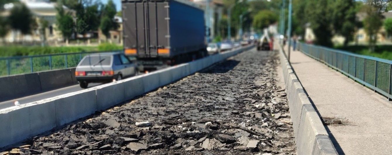 У російському Торжку зняли асфальт, який проклали спеціально до приїзду патріарха Кирила