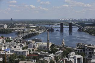Автодоровцы рассказали о состоянии пешеходного моста на Труханов, который частично обвалился
