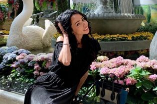 В купальнику на пляжі Чорногорії: Катерина Кухар показала своє дитяче фото