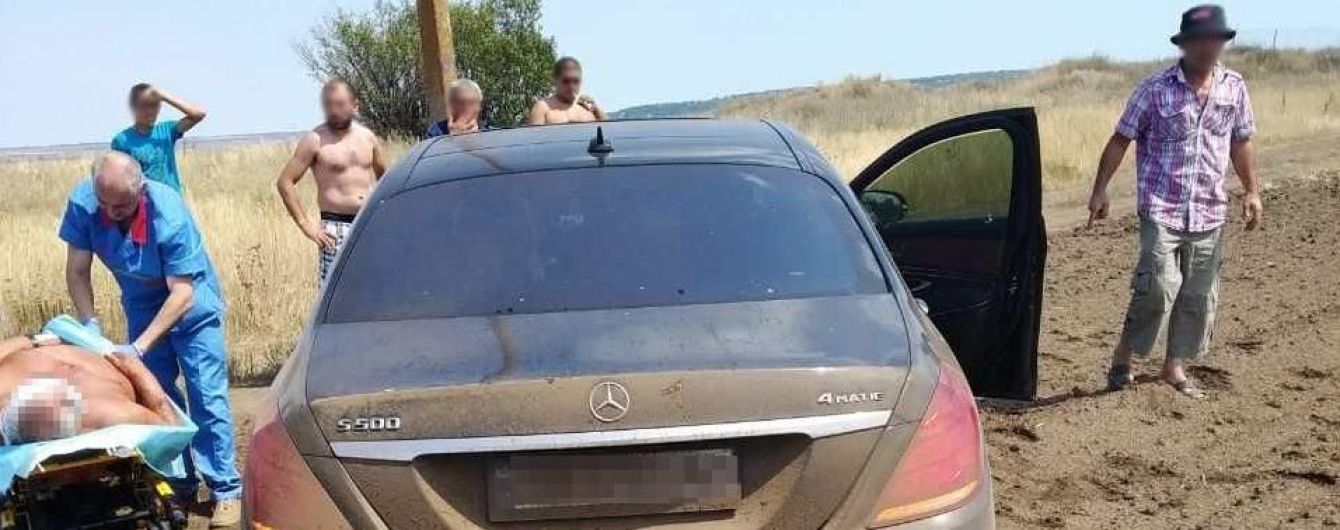 На Одещині пенсіонер "Мерседесом" в'їхав у точку продажу кавунів - вбив продавця й покупчиню