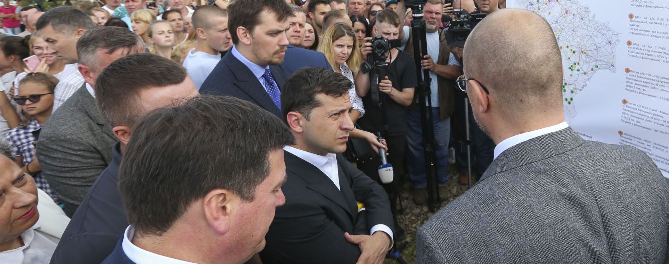 "Деньги нашли": Зеленский анонсировал восстановление разрушенного стихией моста на Прикарпатье