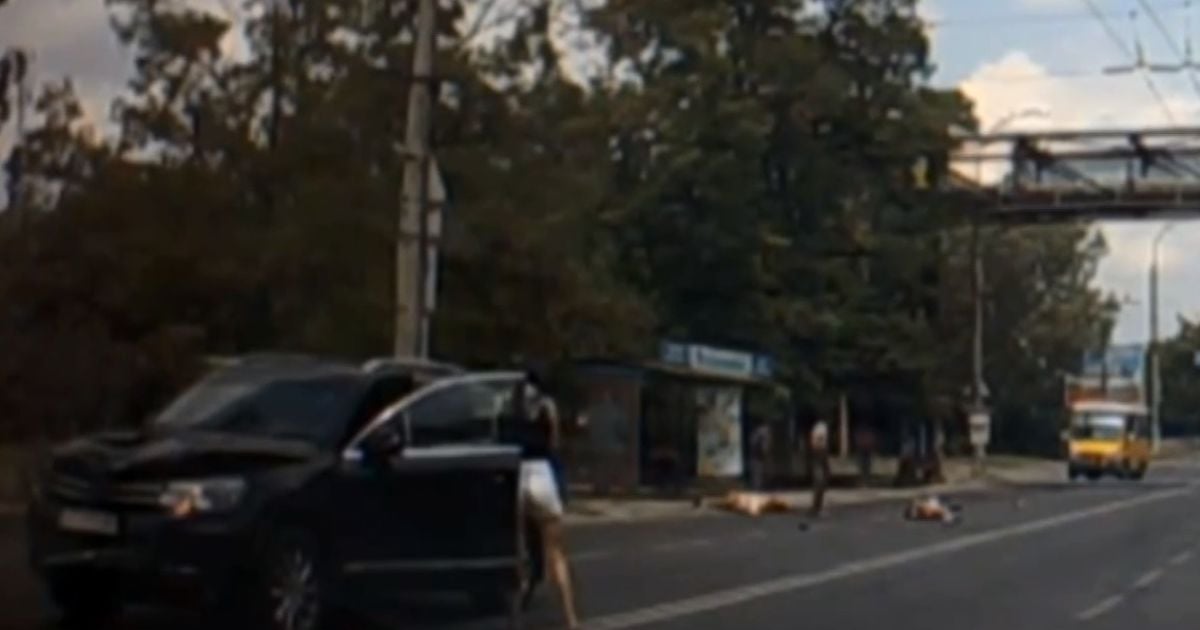 Бизнес-леди на внедорожнике сбила двух детей на "зебре" в Херсоне