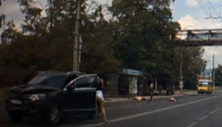 Бизнес-леди на внедорожнике сбила двух детей на "зебре" в Херсоне