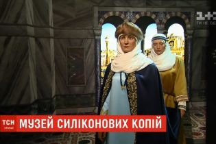 Силиконовые княгиня Ольга и Кузьма Скрябин: в Киеве открылась необычная выставка