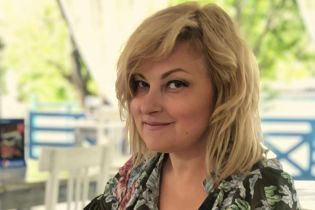У чорному з принтом і неоново-жовтому: Марія Бурмака з донькою показали світлини в купальниках