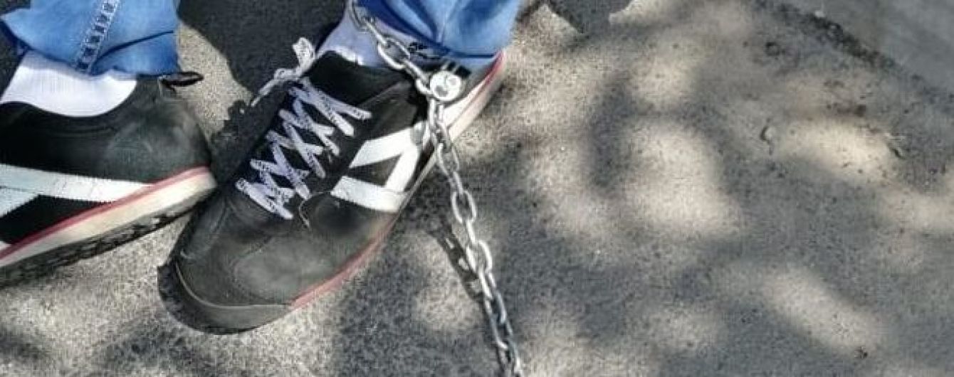 Під Києвом таксист ув'язнив в гаражі клієнта, який не мав чим розрахуватись за поїздку