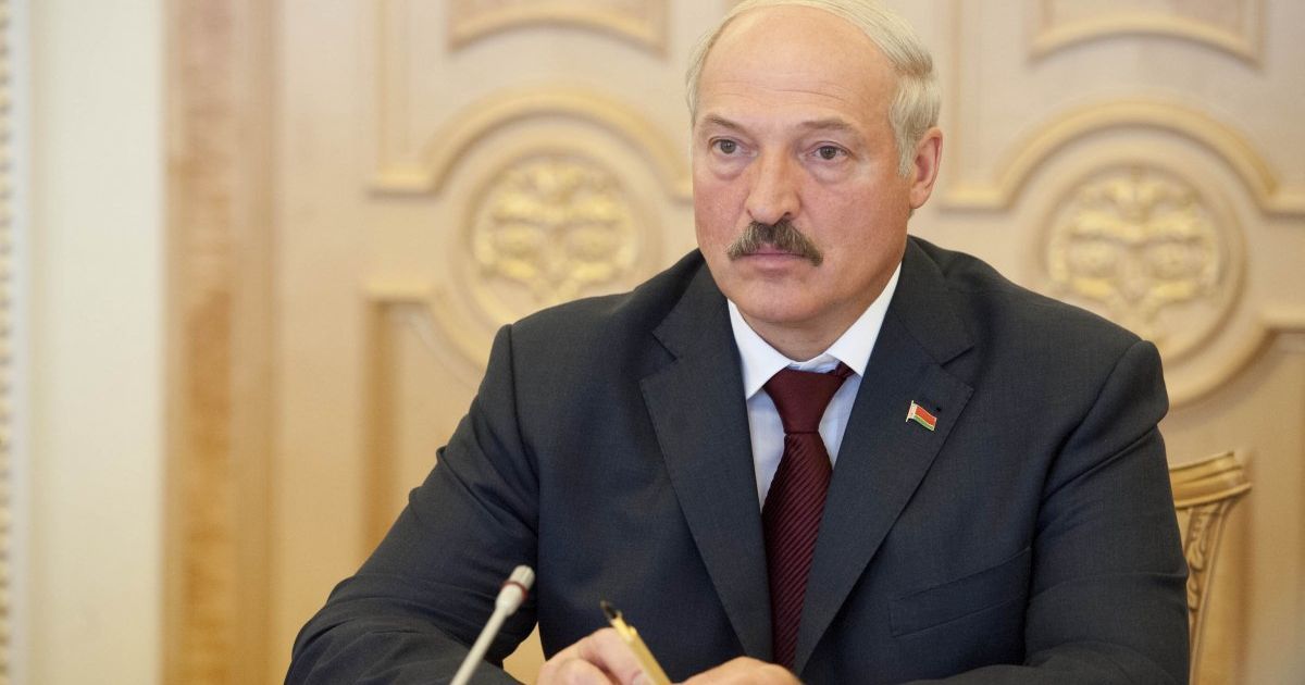 "Ми повинні зробити нову Конституцію": Лукашенко розповів про майбутні зміни у Білорусі