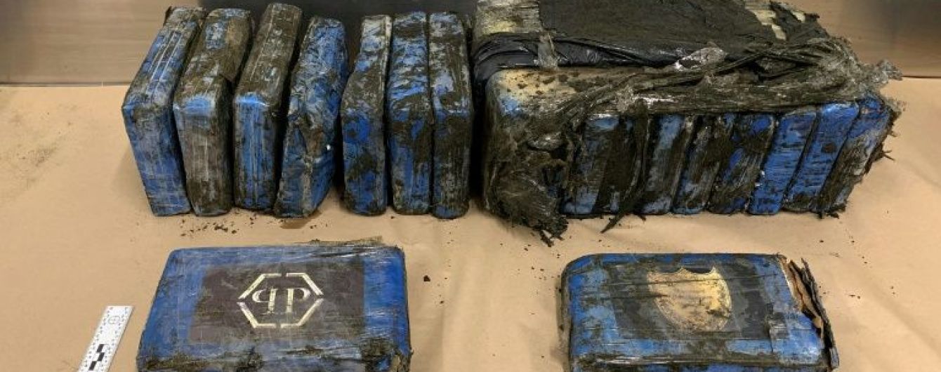 На пляж Новой Зеландии вымыло пакеты с кокаином