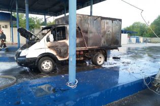 В Запорожье на заправке в автомобиле взорвался и загорелся газовый баллон