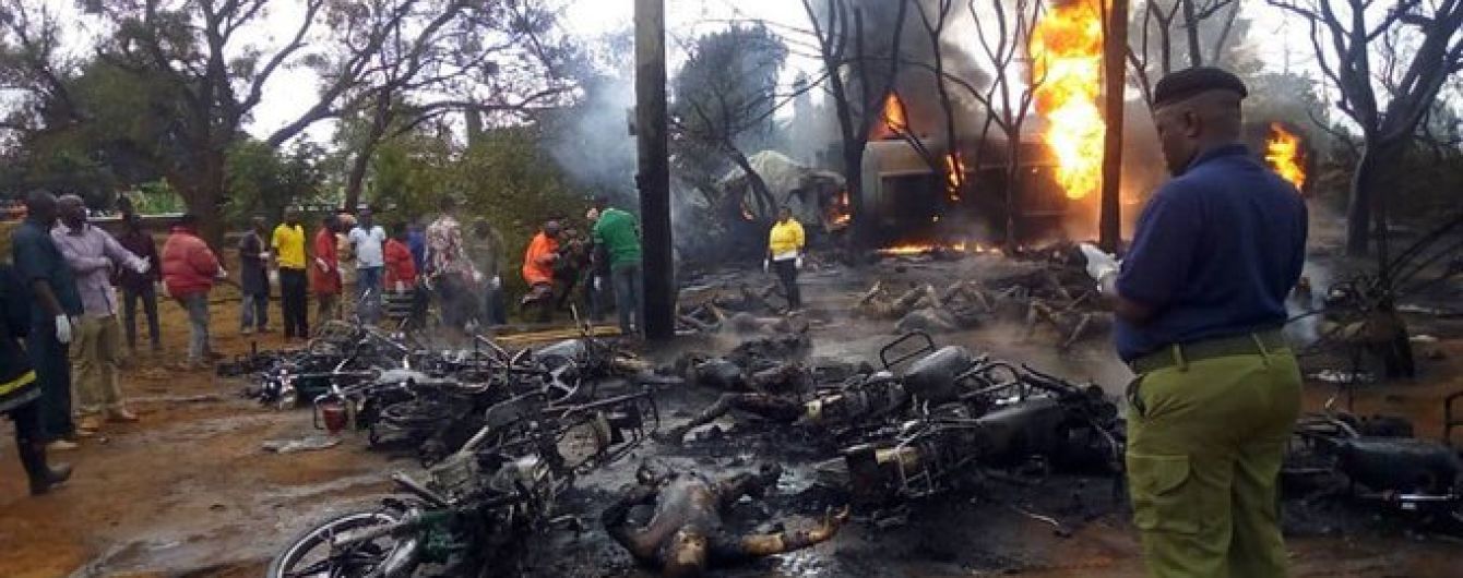 У Танзанії через вибух цистерни з пальним загинули понад півсотні людей
