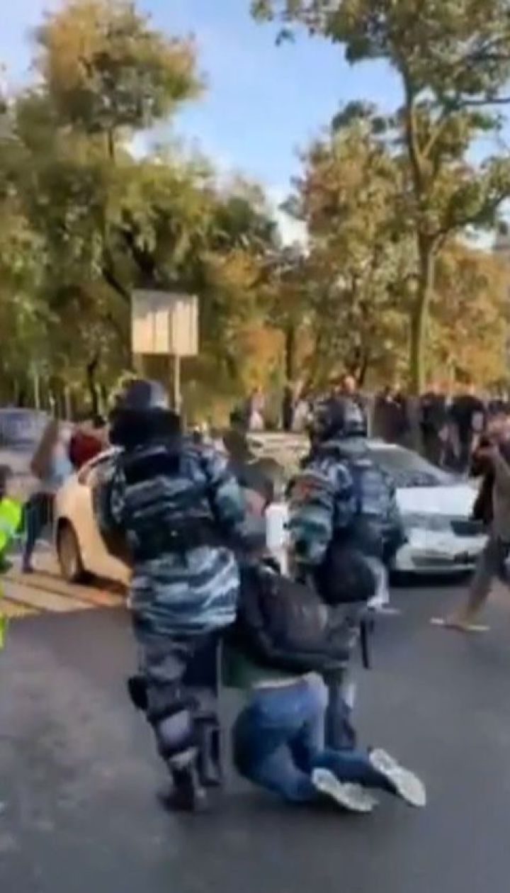 Массовый протест в России: почти 50 тысяч человек собрались митинговать только в Москве