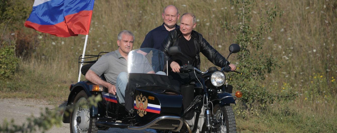 МЗС України висловило протест через те, що Путін поїхав до Криму й катався там на триколісному мотоциклі