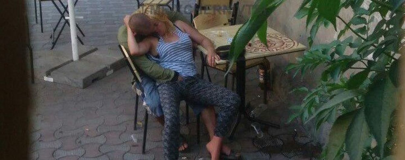 У Чернівцях зафільмували секс п’яної пари просто на вулиці