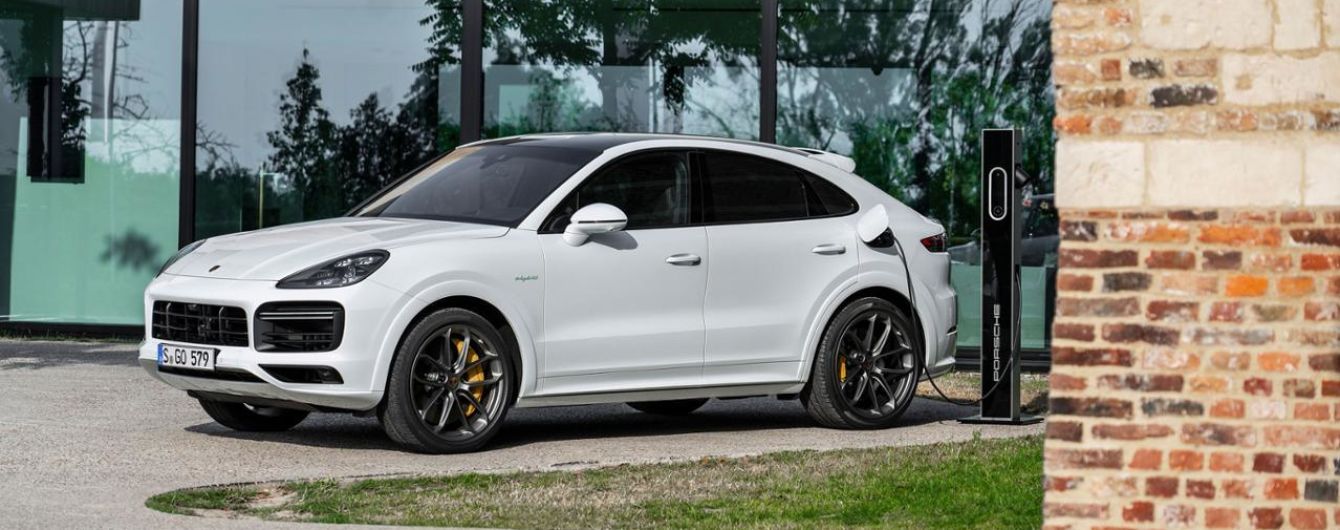 Porsche представила сверхмощный гибридный Cayenne