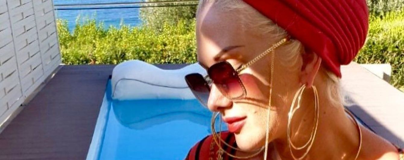 Аппетитная Екатерина Бужинская в купальнике с глубоким декольте показала, как 40-летие праздновала