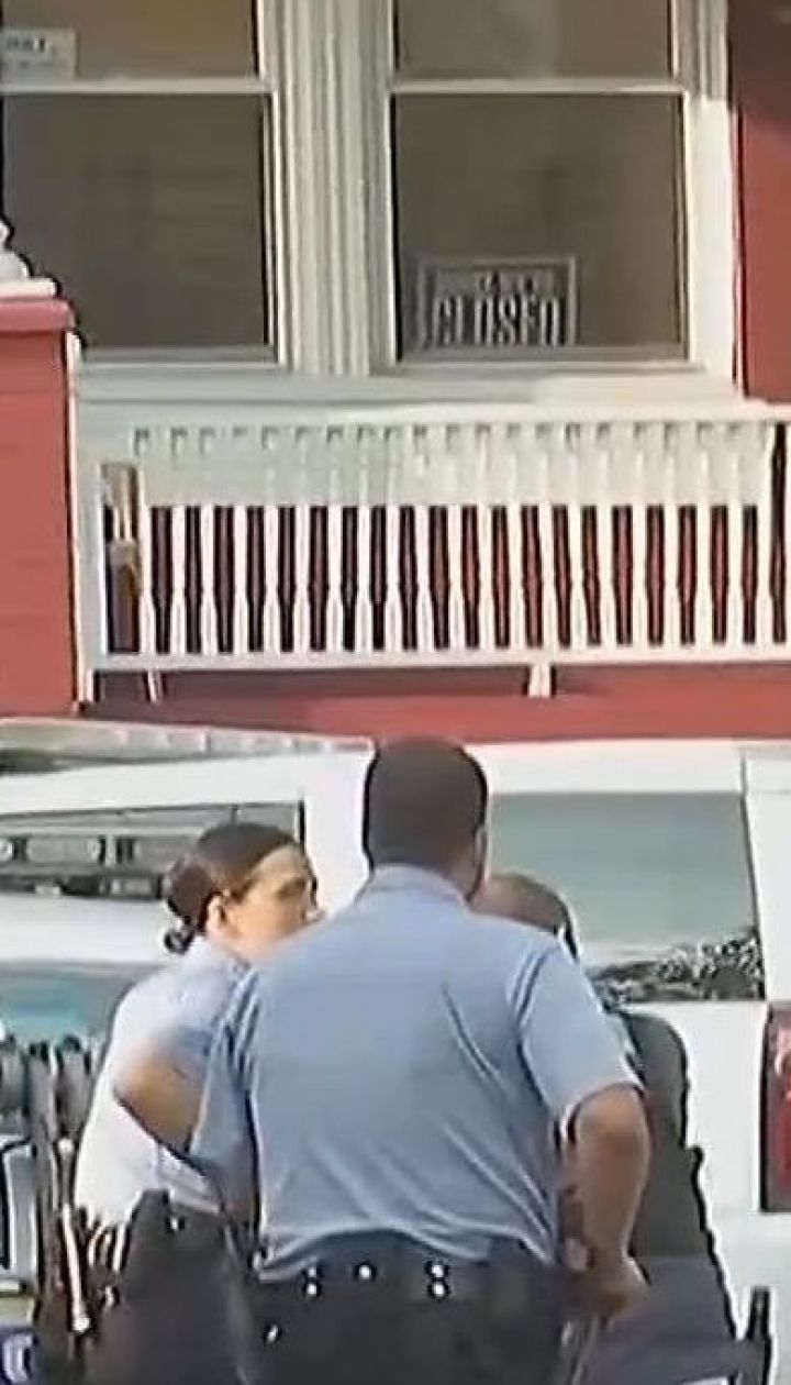 В американской Филадельфии произошла стрельба: по меньшей мере шесть полицейских ранены