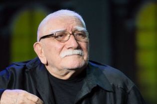 После операции Армен Джигарханян находится в тяжелом состоянии - СМИ