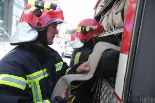 У Київській області на трасі перекинувся бензовоз