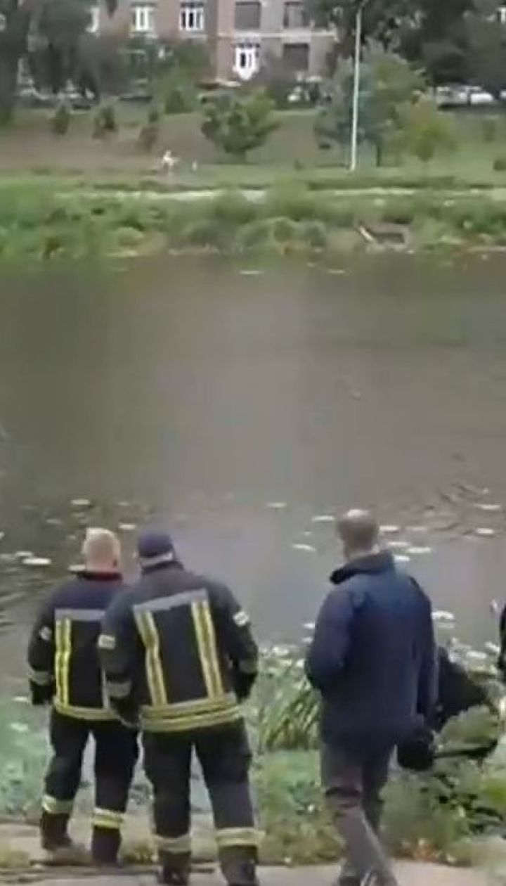 Жорстоке вбивство: у столичній водоймі знайшли пакети із рештками жіночого тіла