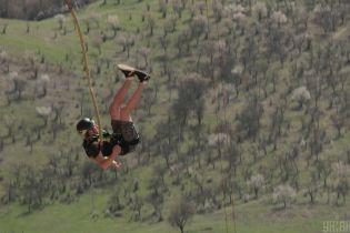 У Буковелі припинив роботу атракціон, де під час роуп-джампінгу обірвався трос