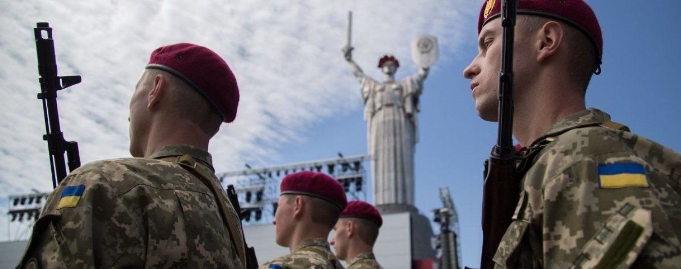 Полторак анонсував премії військовим до Дня Незалежності