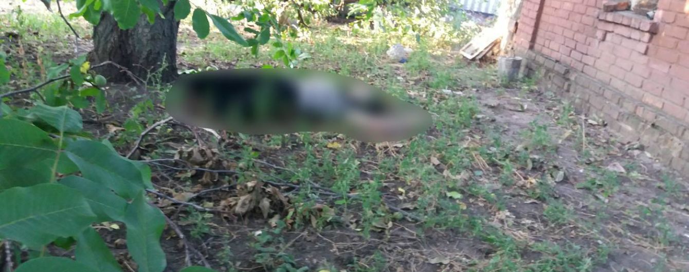Под Харьковом 15-летняя девушка повесилась на дереве из-за несчастной любви
