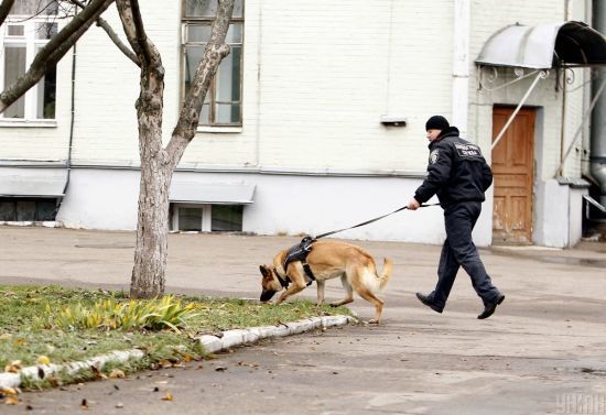 Поліція впіймала киянина, який "замінував" станцію метро через нестачу грошей на жетон
