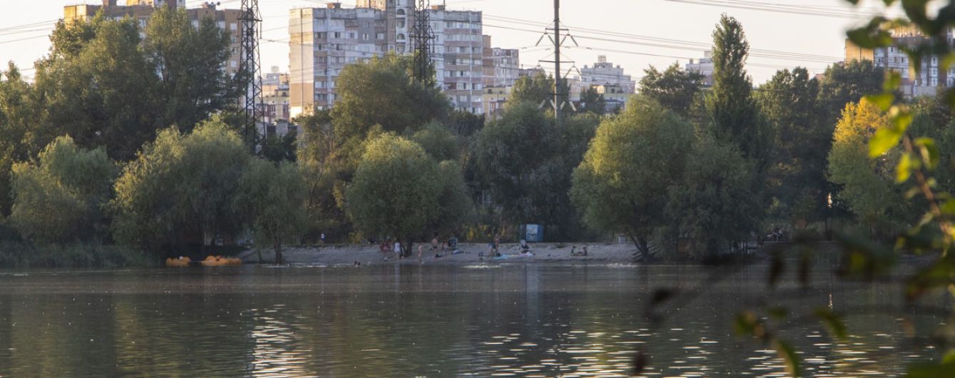 На озері в Києві виявили тіло 35-річної жінки, яка саме посварилась з чоловіком