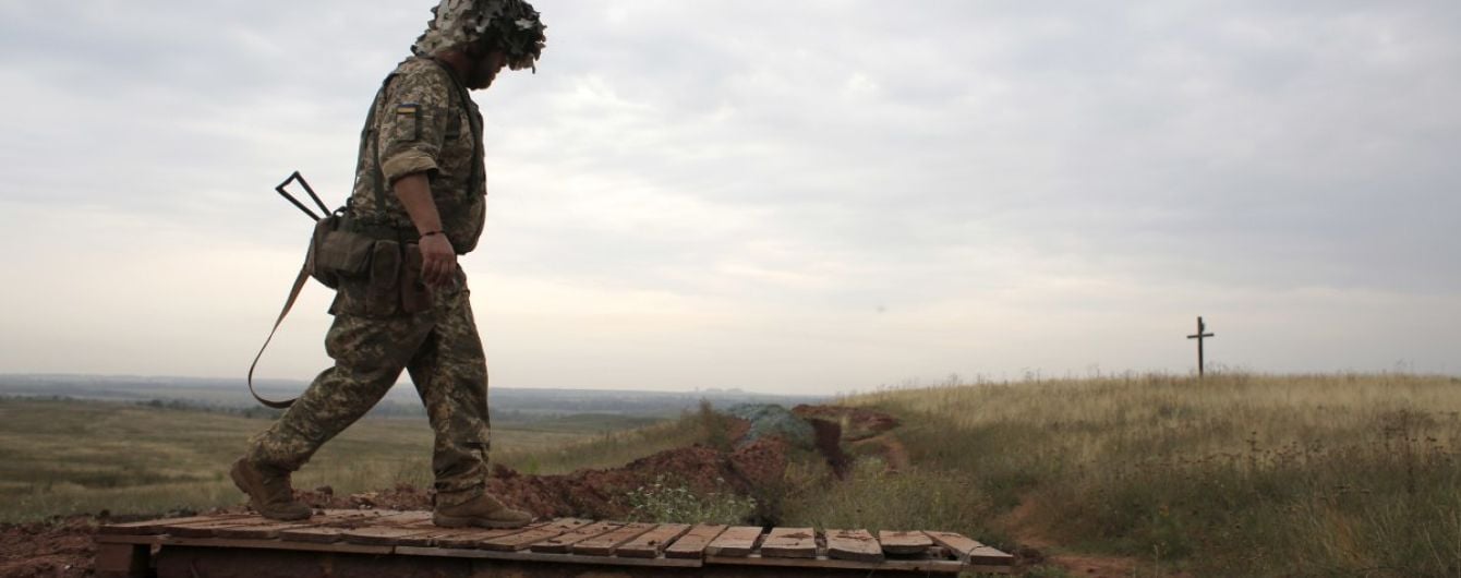 Українські військові на Донбасі потрапили під обстріл. Є загиблий