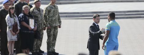 В День Независимости Зеленский наградил украинцев
