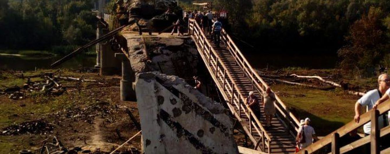 Бойовики саботують початок відновлення мосту у Станиці Луганській – СЦКК