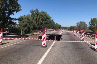 В "Укравтодоре" объяснили, почему обвалился путепровод возле Харькова