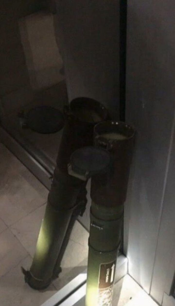 У середмісті Львова біля готелю знайшли заряджений гранатомет