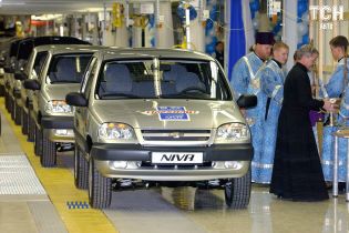Завод "GM-АвтоВАЗ" остановит выпуск авто из-за обвала продаж