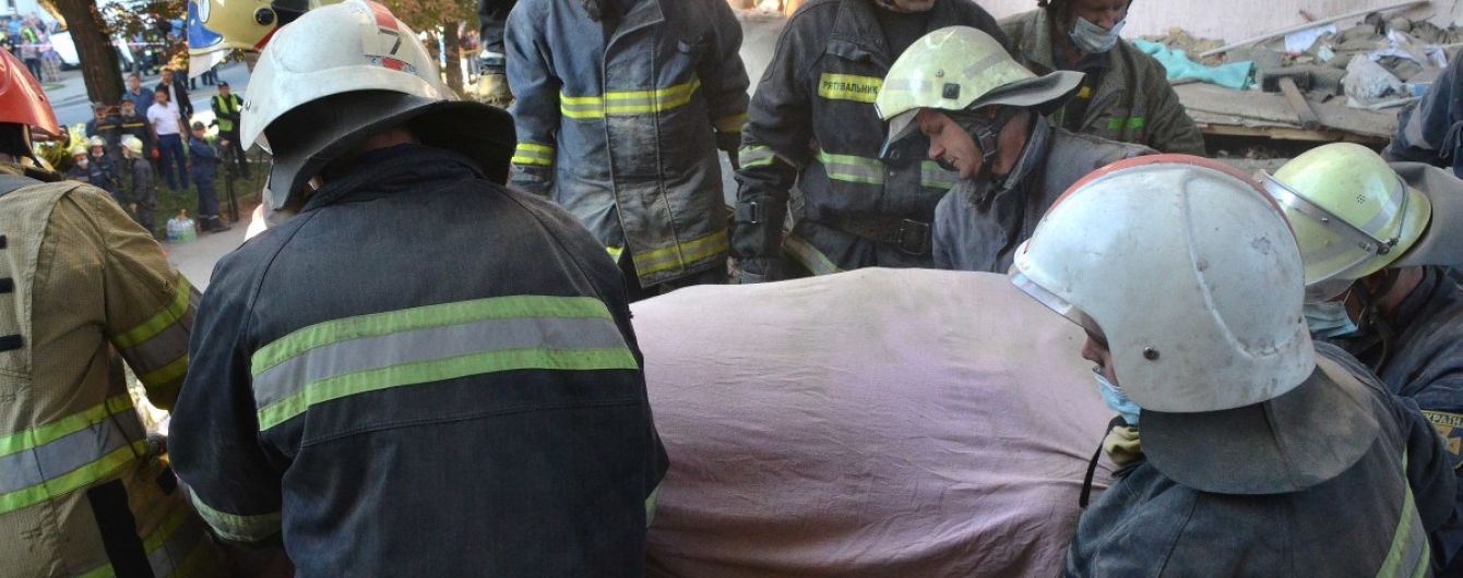 Полиция задержала двух коммунальщиков из-за смертельного обвала в Дрогобыче