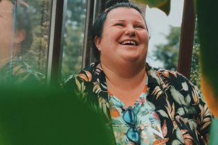 Рэперша alyona alyona откровенно рассказала, как преодолела насмешки однокласников
