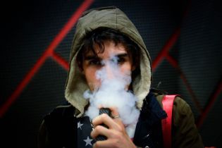 Количество умерших от вейпинга в США выросло до восьми
