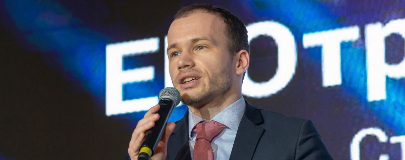 Міністр юстиції погрожує звільненням, якщо зарплату не підвищать "хоча б до 80 тисяч"