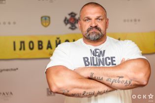 Звезды на премьере "Иловайск 2014": Вирастюк в белой футболке, Сейтаблаев в черной рубашке