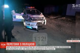 В Ивано-Франковске во время преследования нарушитель протаранил два полицейских авто