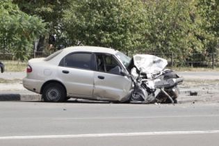Смертельная авария в Киеве. Lanos на большой скорости влетел в припаркованный внедорожник
