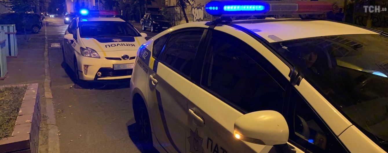 В Киеве возле кафе устроили драку со стрельбой. В Сети опубликовали видео