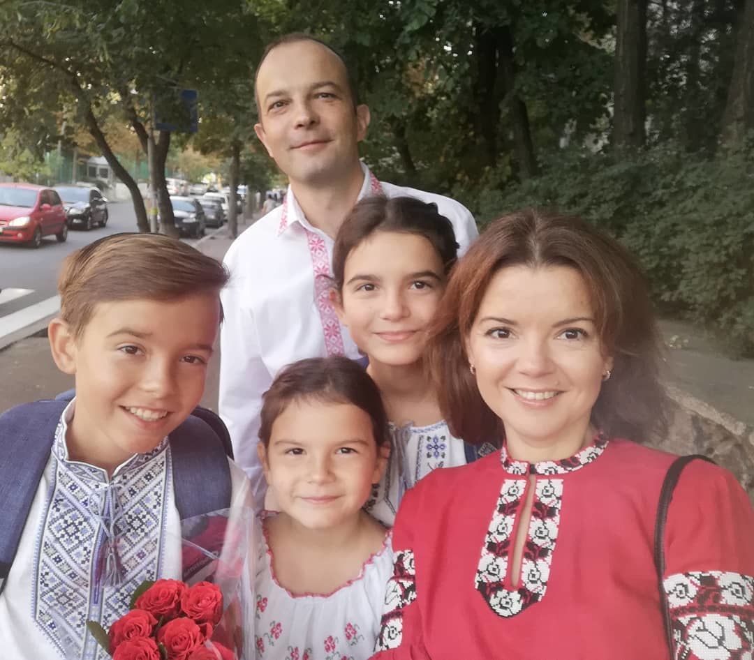Зірки повели дітей до школи_6