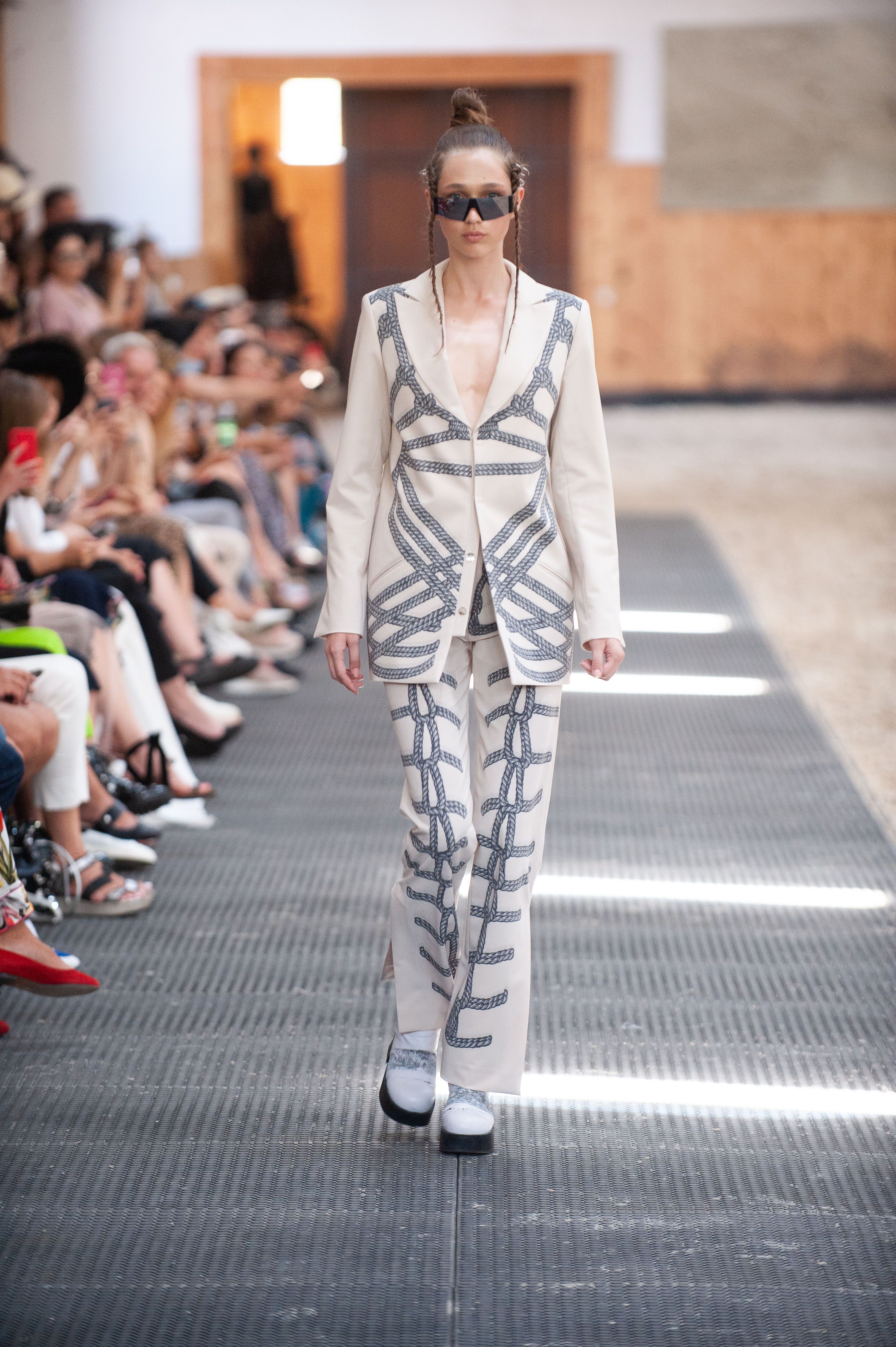 Показ коллекции SS 20 Jean Gritsfeldt_2