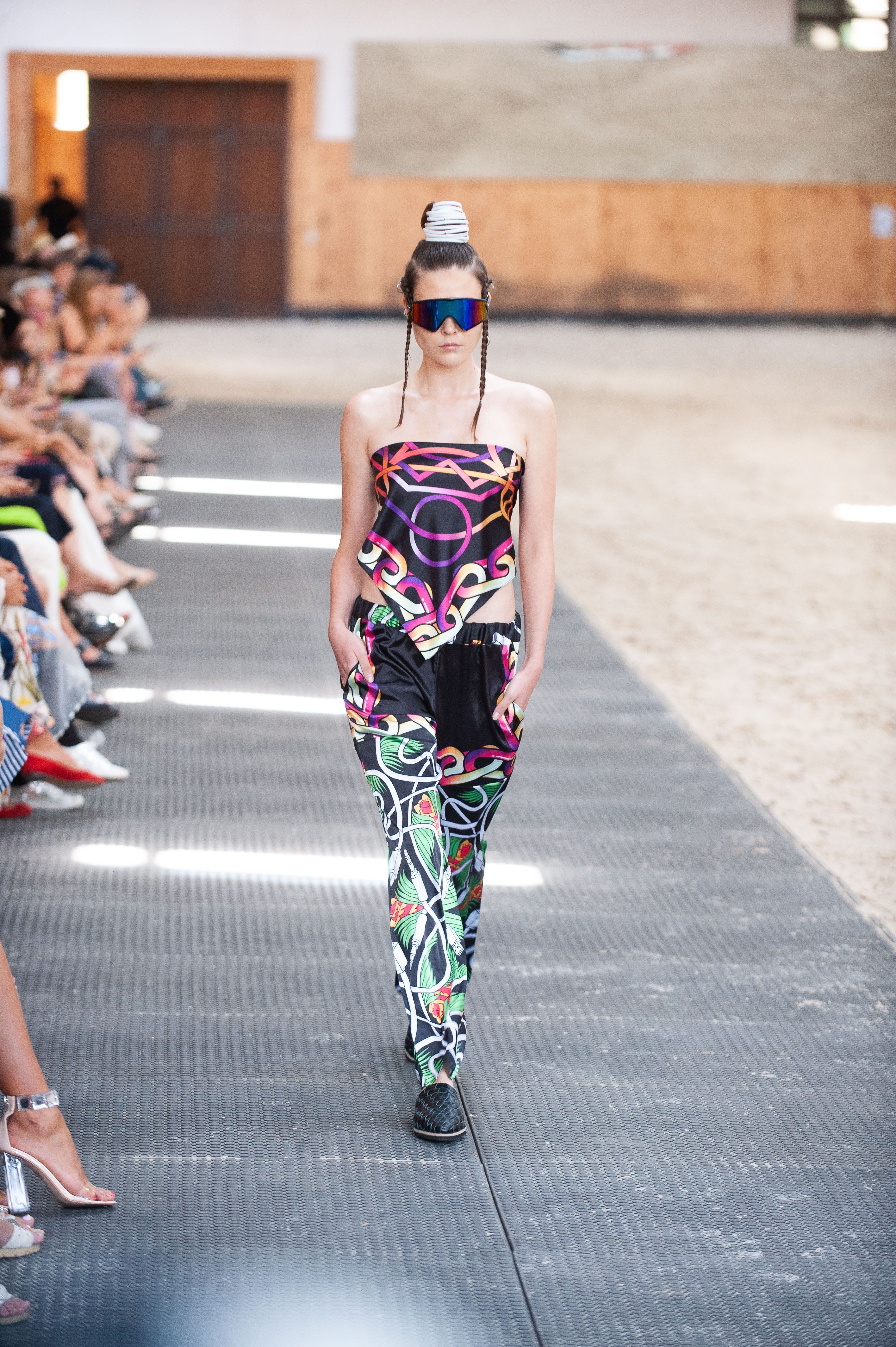 Показ коллекции SS 20 Jean Gritsfeldt_2