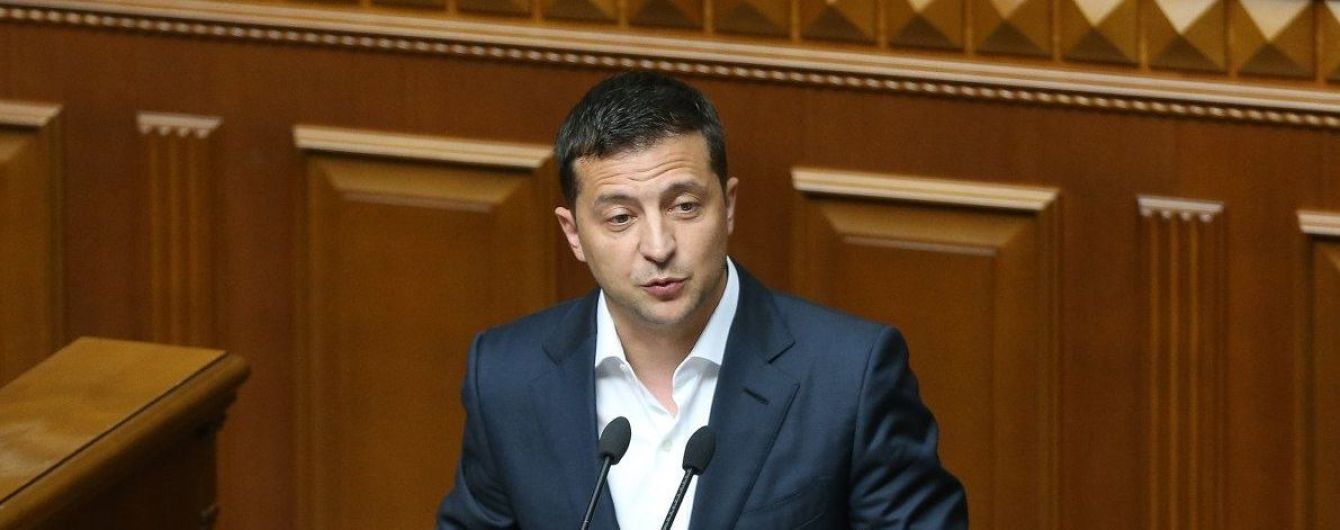 Зеленський заявив, що "вже потрібно міняти депутатів"
