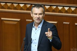 "Конституция позволяет": нардеп Вакарчук не считает нарушением концерт с "Океаном Эльзы" в Минске