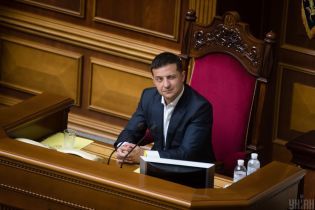 Зеленский запретил проверять ФЛПы следующие два года и подписал закон про кассовые аппараты и кэшбек